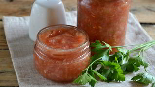 Аджика с хреном сырая