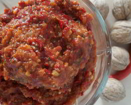 Аджика с орехами