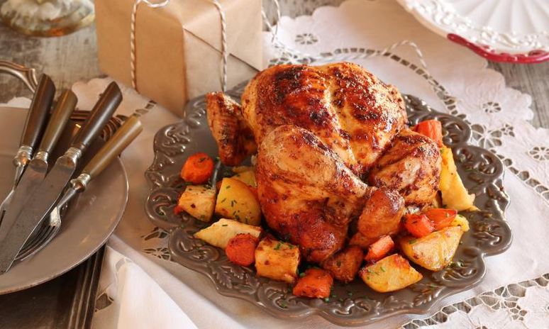 Рецепт курицы, запеченной с домашней аджикой и корнеплодами