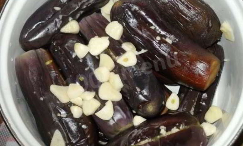 Рецепт баклажанов соленых с чесноком на зиму