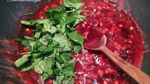 клубничный джем с базиликом и кедровыми орешками