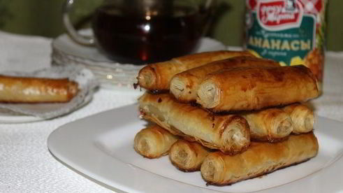 трубочки с ананасовым джемом