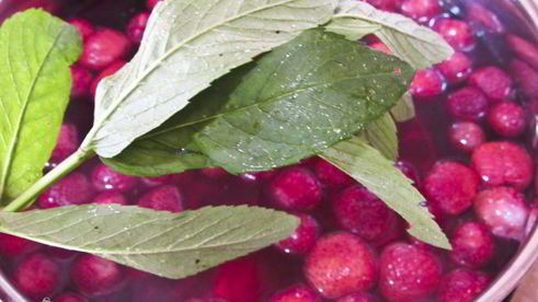 клубничный компот с мятой