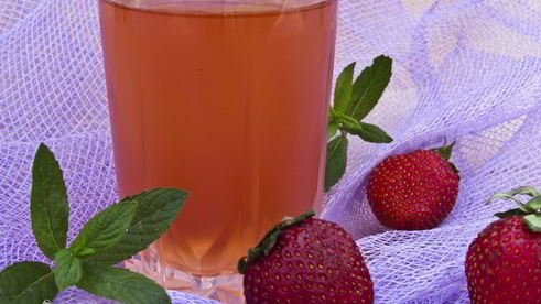 клубничный компот с мятой