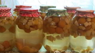 Компот из алычи с кабачками