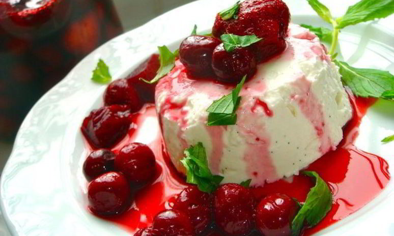 Рецепт компота из красных фруктов вокруг творожного крема