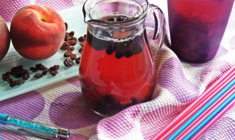 Рецепт компота из ревеня, черноплодки и изюма