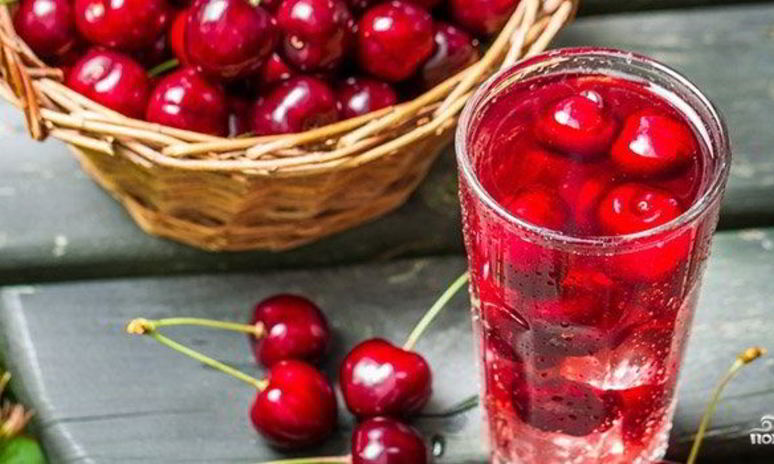 Рецепт компота из вишни с косточками