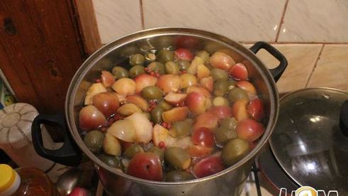 компот из яблок, фейхоа и облипихи