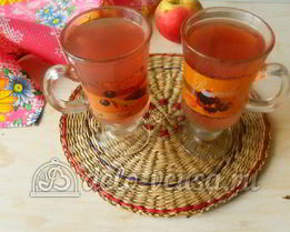 Компот из яблок, груш и ягод