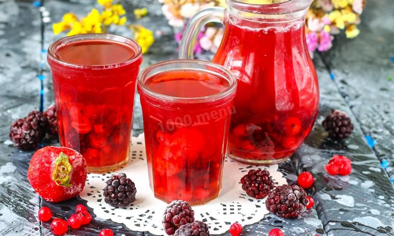 Рецепт компота из замороженных ягод клубники, ежевики, брусники