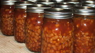 Консервированная фасоль в томатном соусе