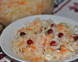Квашеная капуста с клюквой