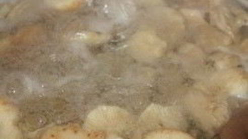 грузди, маринованные в банке