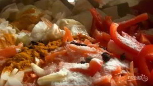 капуста, маринованная с перцем и куркумой