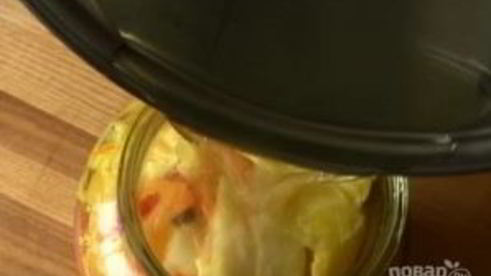 капуста, маринованная с перцем и куркумой