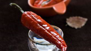 Маринованный перец с селедкой