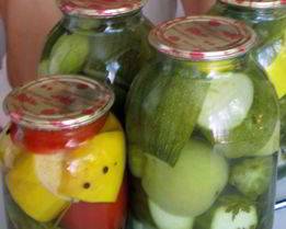 Маринованные кабачки, огурцы и помидоры