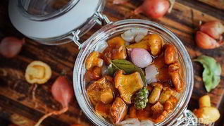 Маринованные лисички