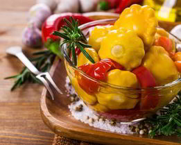 Маринованные патиссоны с перцем