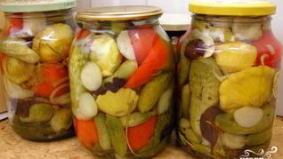 Огурцы с патиссонами маринованные