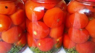 Помидоры маринованные с базиликом