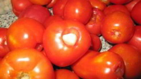 помидоры маринованные с чесноком