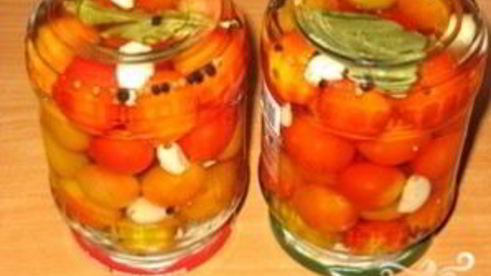 помидоры маринованные с чесноком