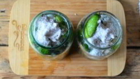 малосольные огурцы хрустящие