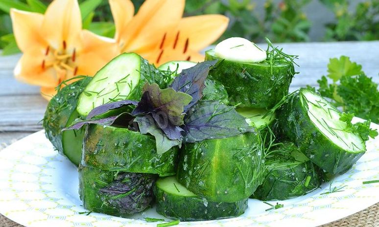 Рецепт малосольных огурцов за 5 минут в мешке