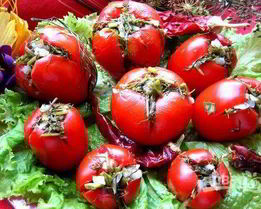 Малосольные помидоры с чесноком и зеленью