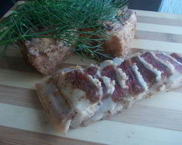 Сало соленое со специями и чесноком