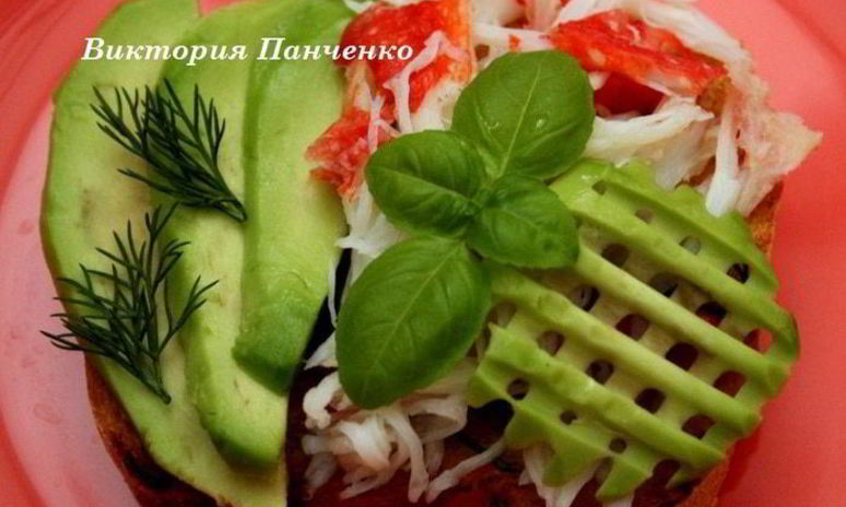 Рецепт брускетты с крабом и авокадо