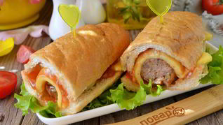 Бургер с фрикадельками