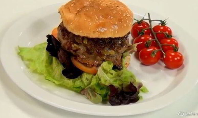 Рецепт гамбургера с карамелизованным луком