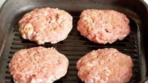 гамбургеры с голубым сыром и грибами