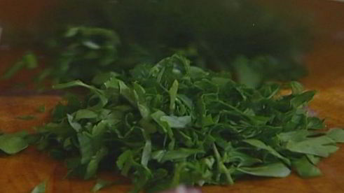 гамбургеры с ягнятиной, сладким перцем и базиликом