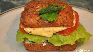 Полезный бургер