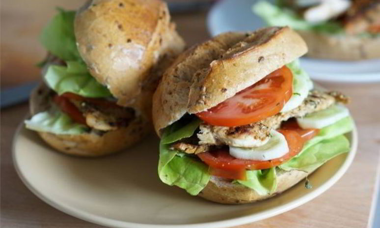 Рецепт сочных гамбургеров по-домашнему