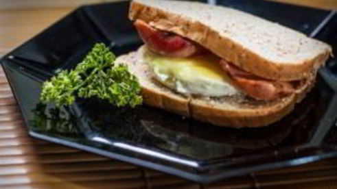 бутерброд с яйцом в микроволновке