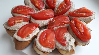 Бутерброды с паштетом из шпрот