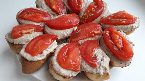 бутерброды с паштетом из шпрот