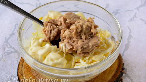 бутерброды с печенью трески и яйцами