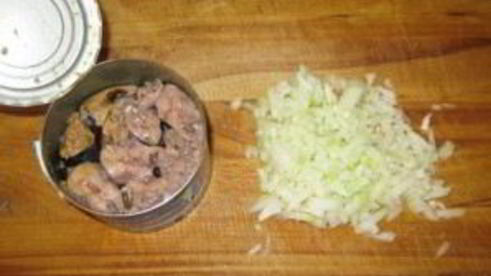 бутерброды с сайрой и яйцом