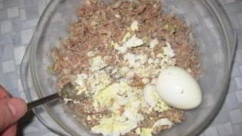 бутерброды с сайрой и яйцом