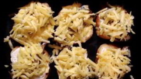 бутерброды со шпротами в духовке