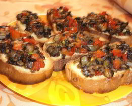 Горячие бутерброды с грибами и сладким перцем
