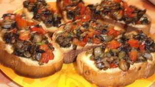 Горячие бутерброды с грибами и сладким перцем