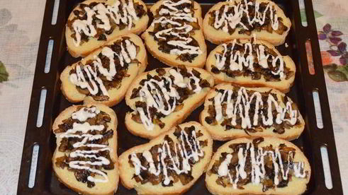 горячие бутерброды с грибами и сыром в духовке