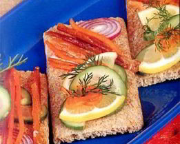 Острые бутерброды с семгой, лососем, форелью